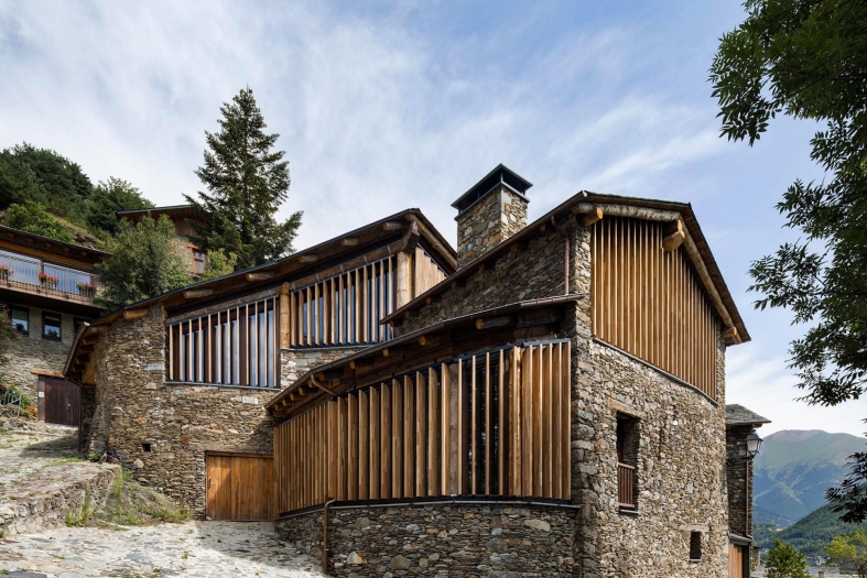 Casa Xarret design by Orteu Riba Arquitectes.