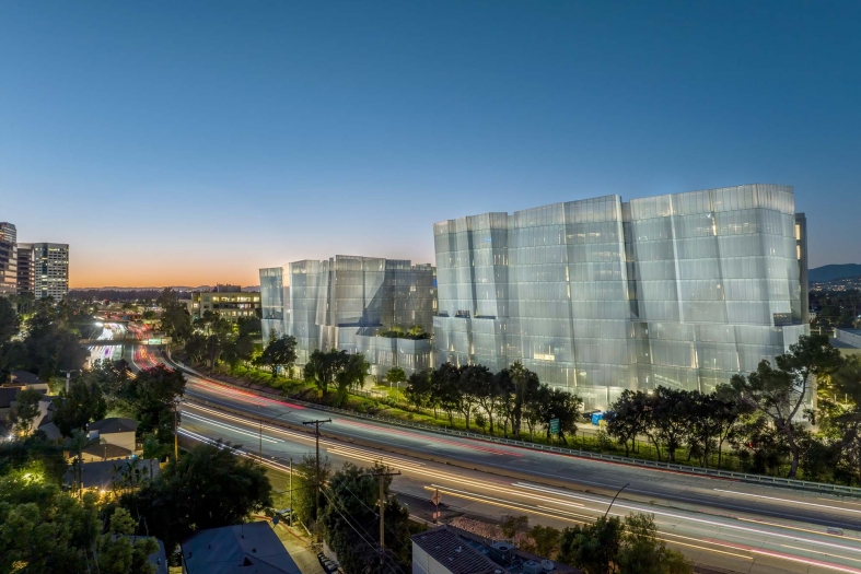 Warner Bros building deign by Gehry Partners