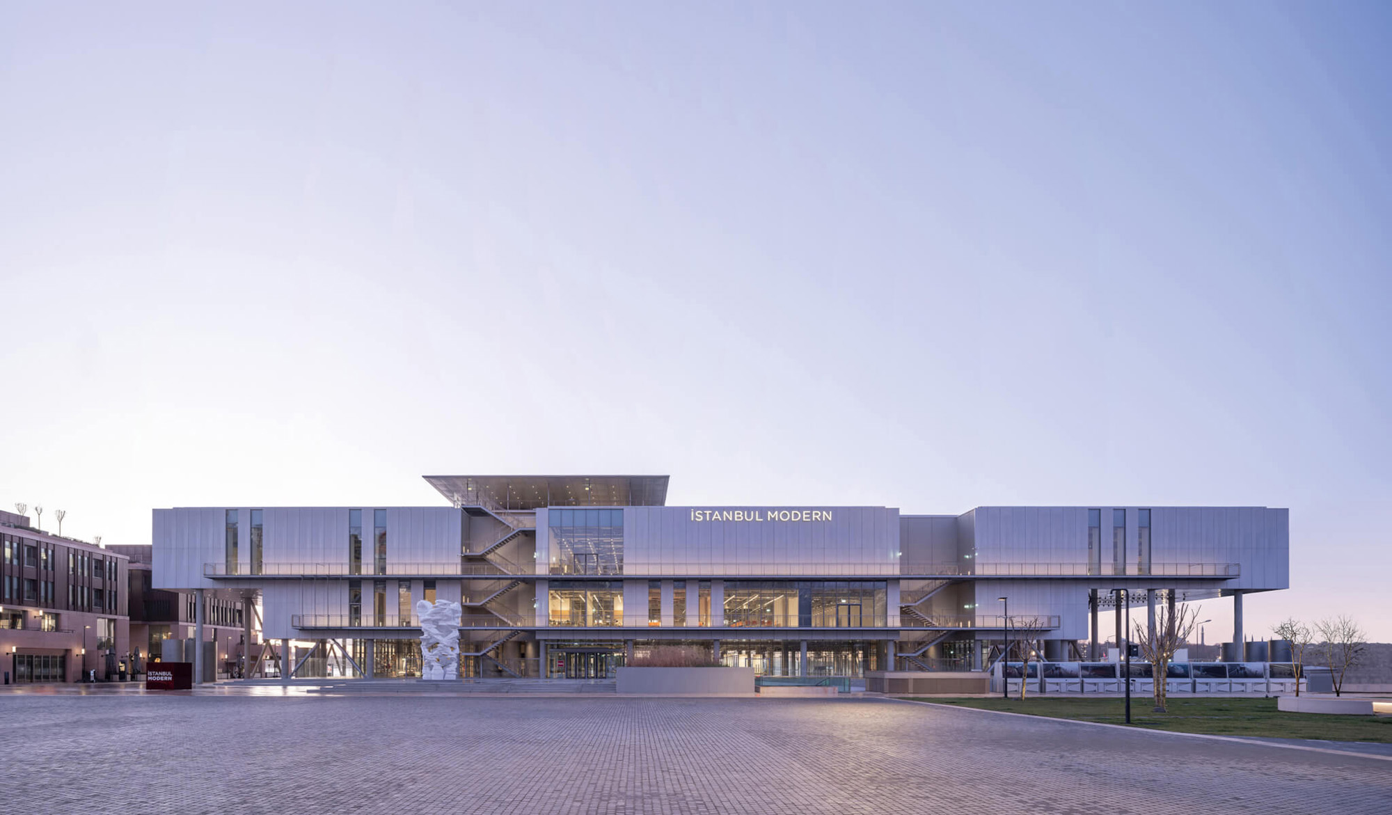 Istanbul Modern Museum design by Renzo Piano Building Workshop #architecture
